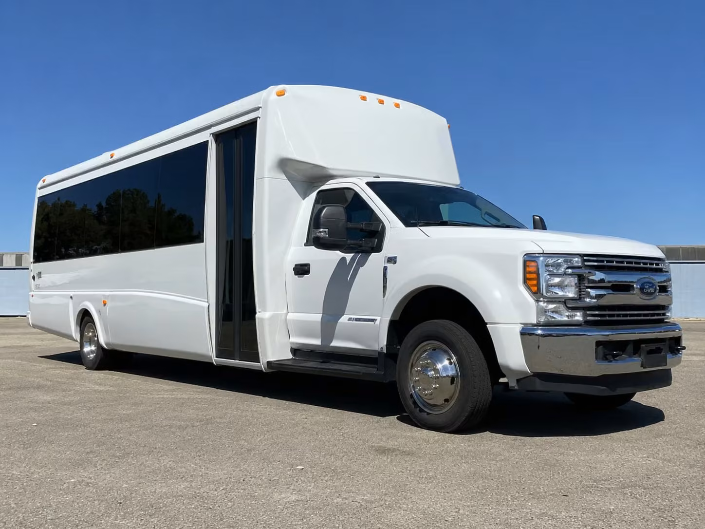 18 passenger minibus