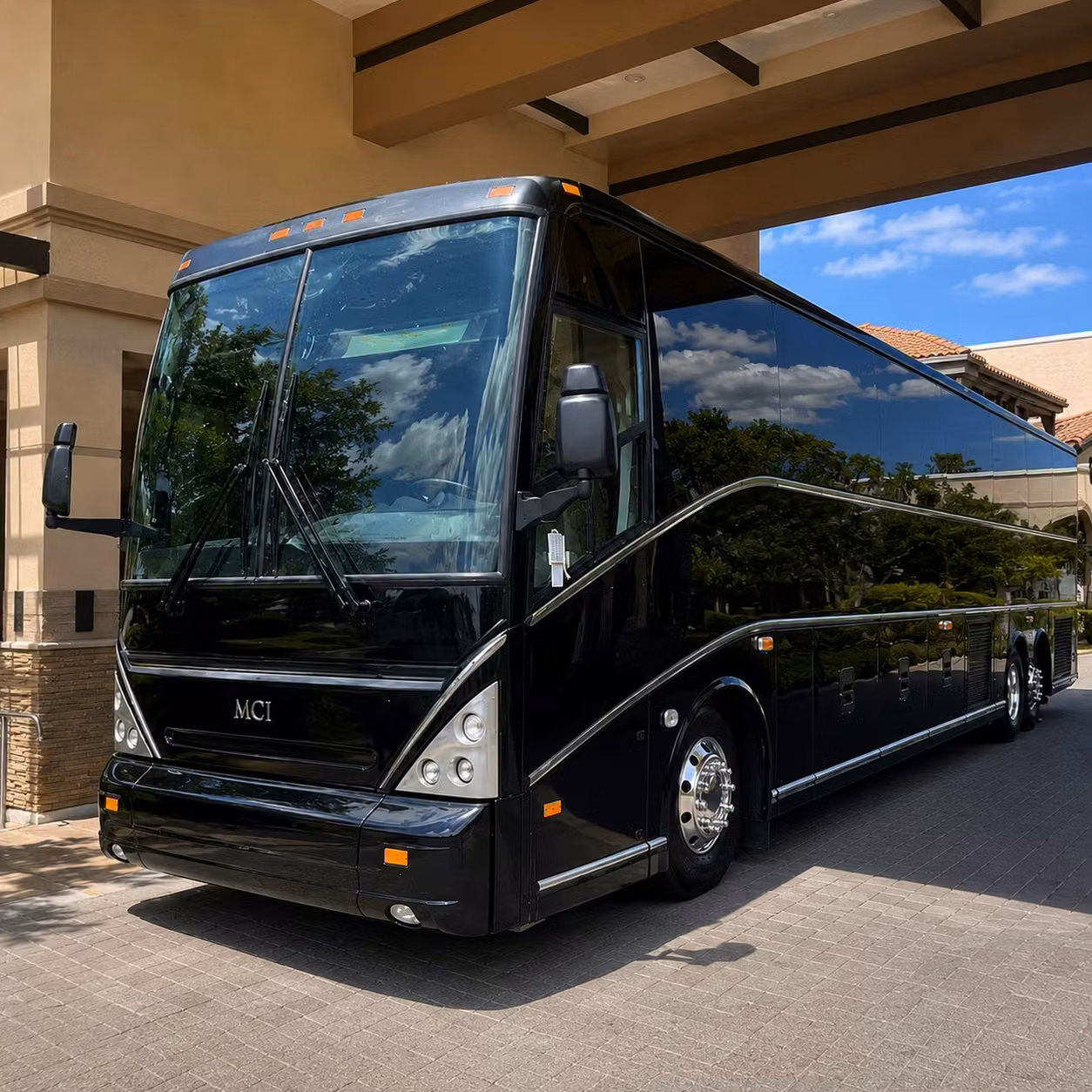 rochester employee shuttle services that keep your team moving every day