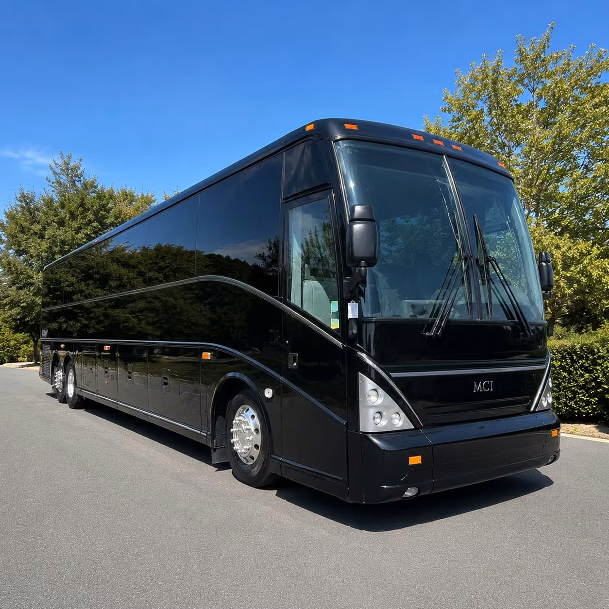 rochester wedding shuttle bus rentals that keep your big day on schedule
